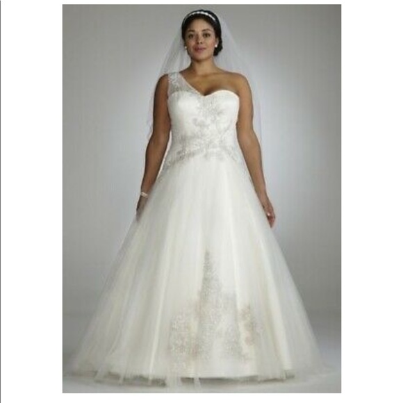 NWT Oleg Cassini One Shoulder Wedding Gown